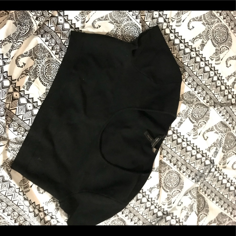 Black Large BCBG crop top